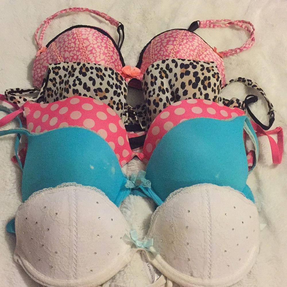 4 VS bras/ 1 dream fit size 36 B
